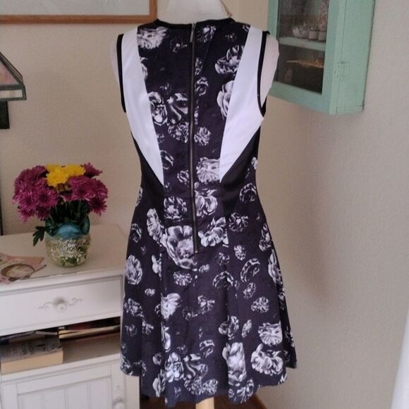 Prabal Gurung for Target Fit and Flare Dress - Picture 5 of 12